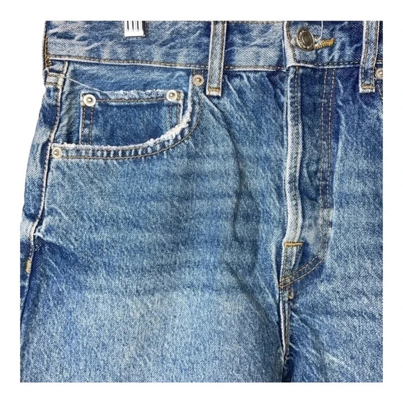 1066. Zara DENIM JEAN SHORTS FACTORY FRAYED‎ HEMS SIZE 4 MEDIUM WASH IN COLOR - Picture 4 of 6